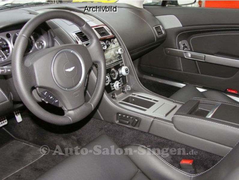 ASTON MARTIN V8 (01/01/2011) - 